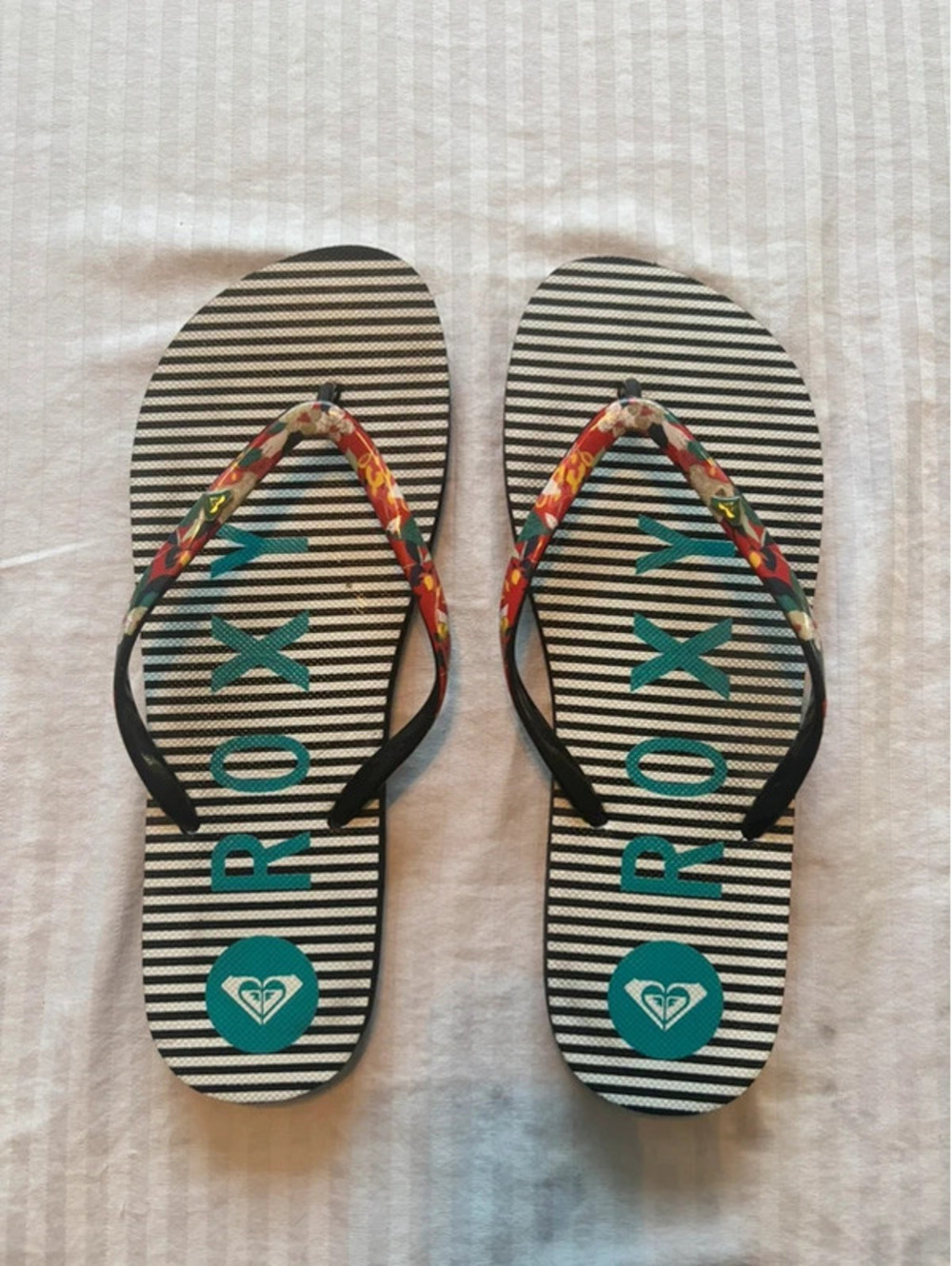 Women’s Roxy flip flops